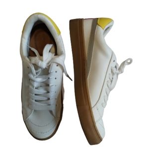 Sneakers 7 Universal Thread Multi Color White